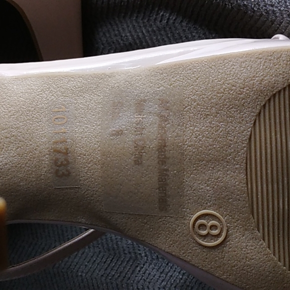 CHARLOTTE RUSSE Heels - Picture 5 of 9